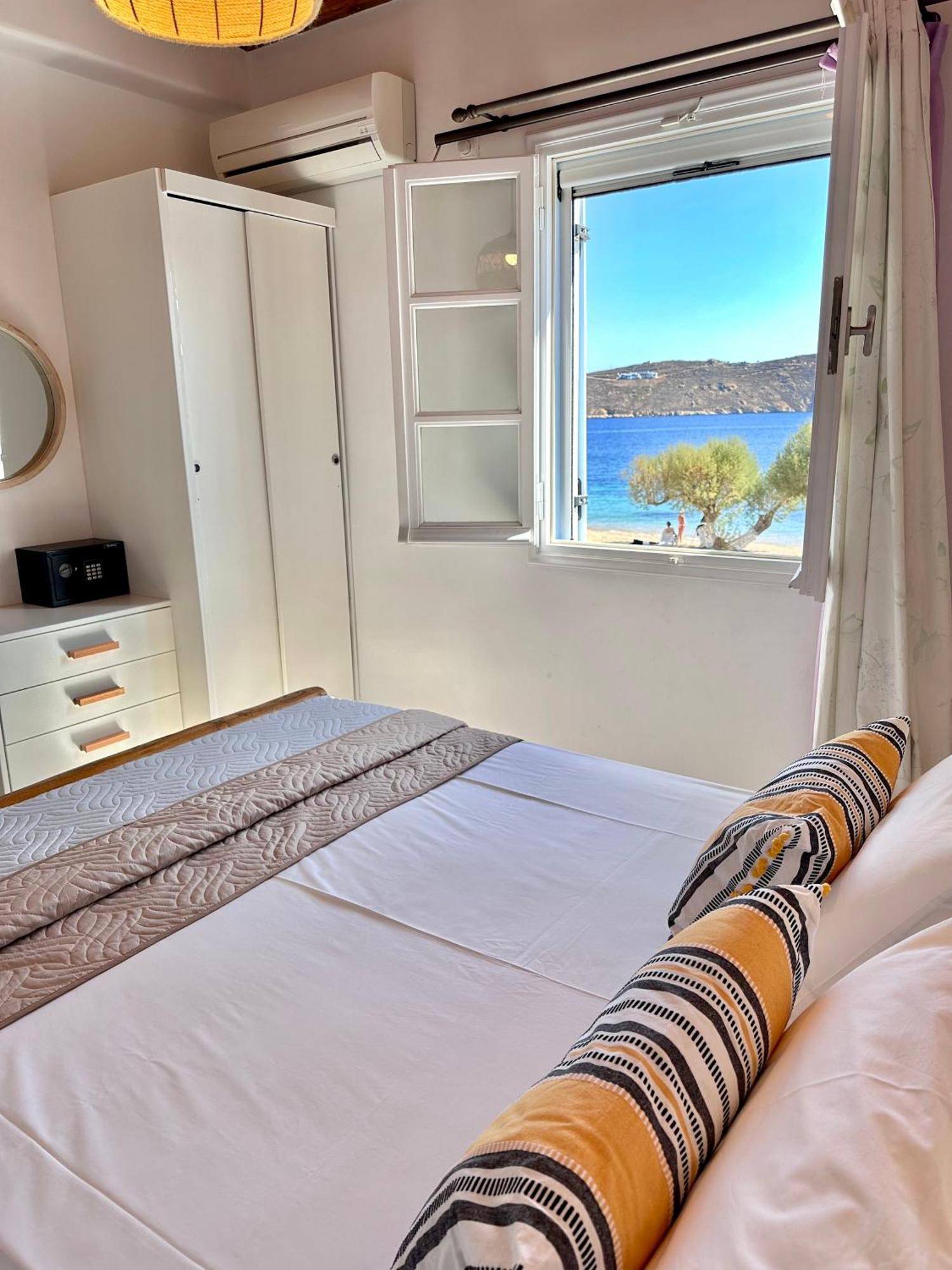 Galazio Seaside Apartments Livadakia Екстериор снимка