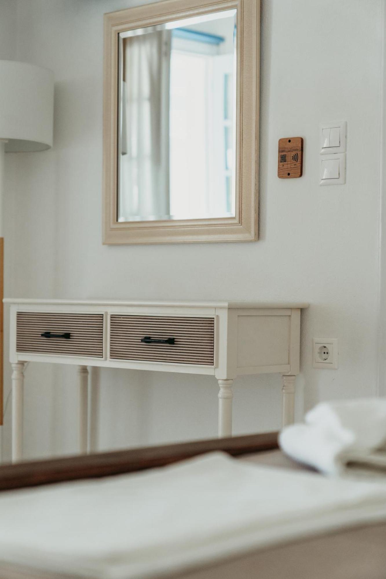 Galazio Seaside Apartments Livadakia Екстериор снимка