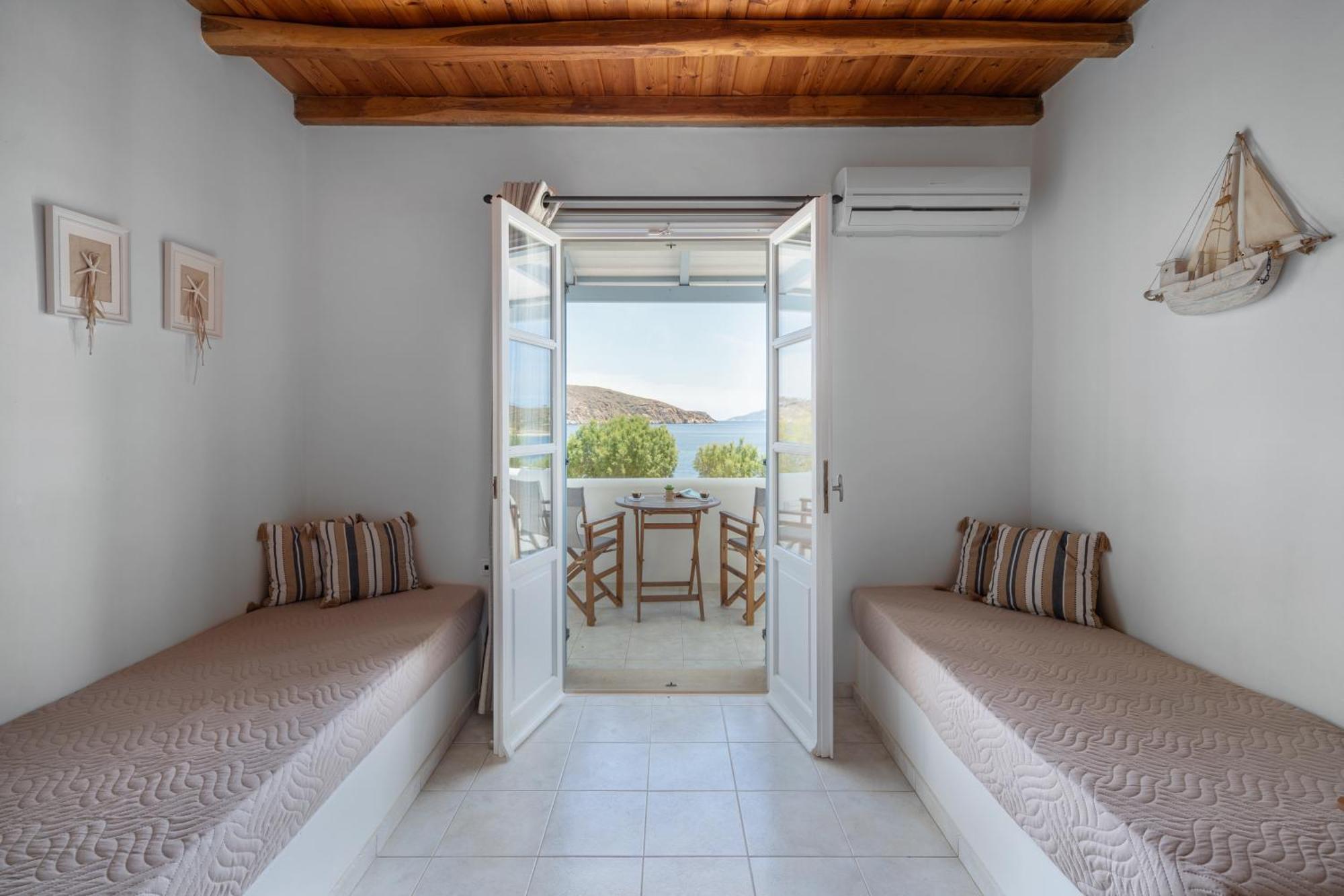 Galazio Seaside Apartments Livadakia Екстериор снимка
