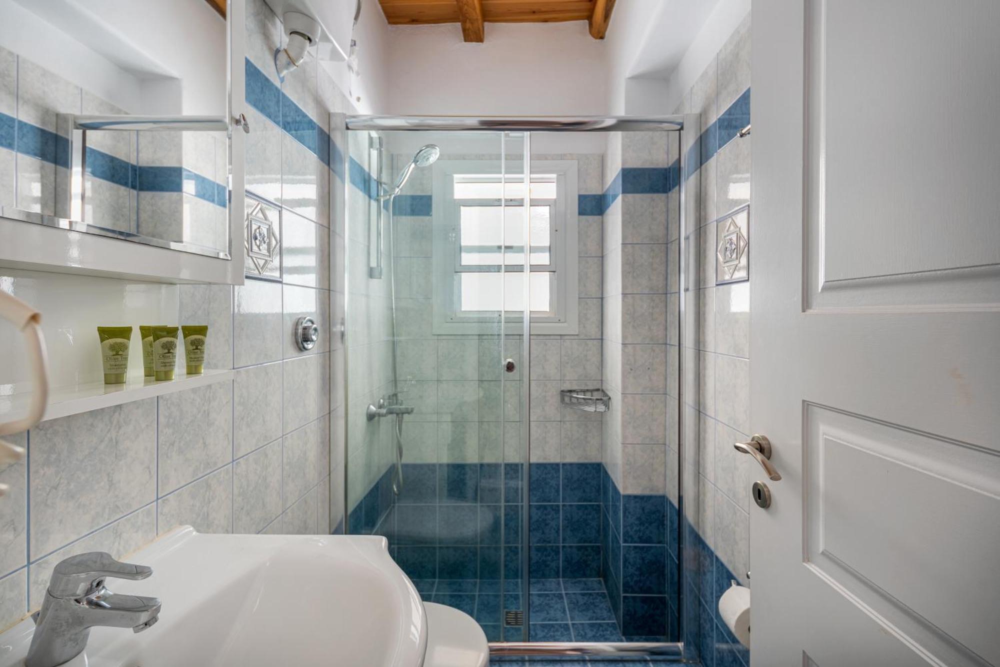 Galazio Seaside Apartments Livadakia Стая снимка